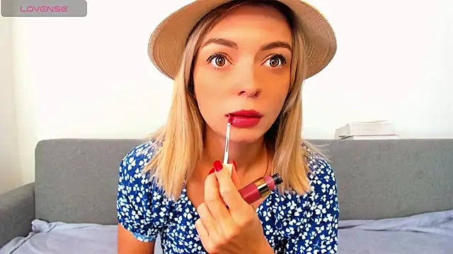Snapshot of _ellen_meow_ chatting on October 11, 12:17 pm ellen meow online show from October 11, 12:17 pm