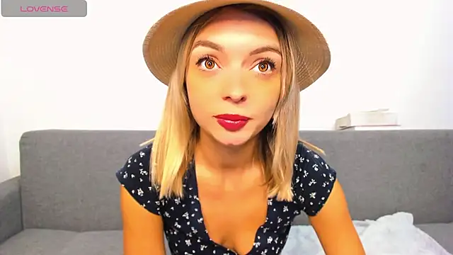 Snapshot of _ellen_meow_ chatting on October 12, 6:09 pm ellen meow online show from October 12, 6:09 pm