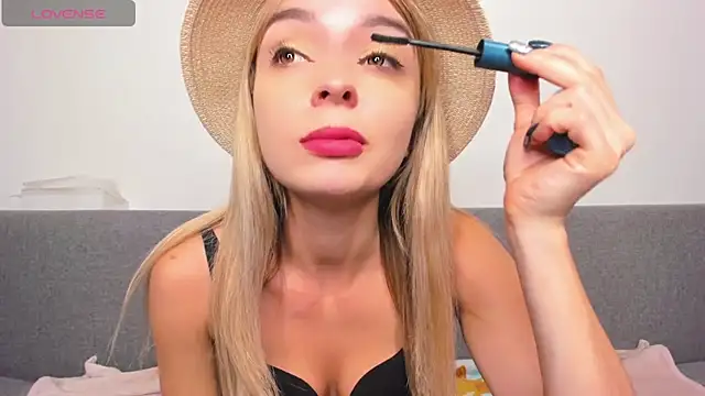 Snapshot of _ellen_meow_ chatting on March 19, 9:16 pm ellen meow online show from March 19, 9:16 pm