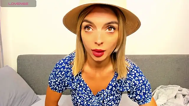 Snapshot of _ellen_meow_ chatting on September 21, 7:30 pm ellen meow online show from September 21, 7:30 pm