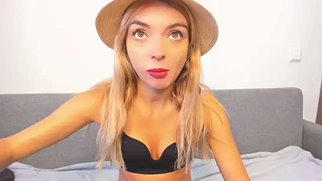Snapshot of _ellen_meow_ chatting on February 15, 9:27 am ellen meow online show from February 15, 9:27 am