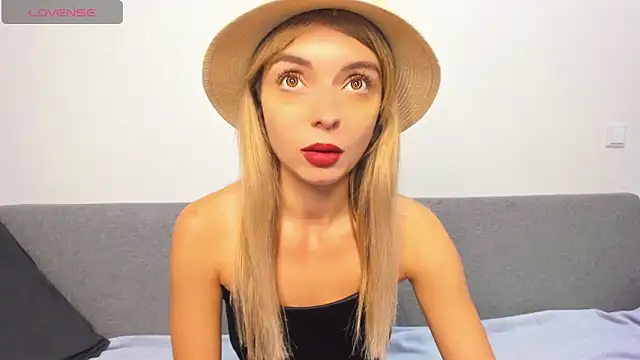 Snapshot of _ellen_meow_ chatting on March 21, 8:18 pm ellen meow online show from March 21, 8:18 pm