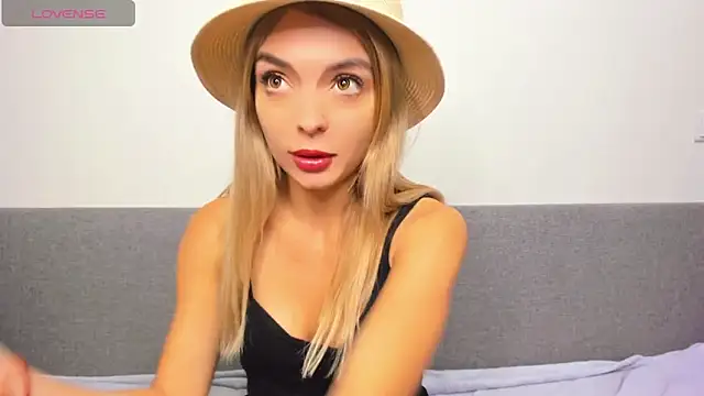 Snapshot of _ellen_meow_ chatting on February 23, 11:04 pm ellen meow online show from February 23, 11:04 pm