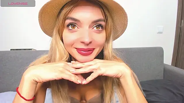 Snapshot of _ellen_meow_ chatting on February 13, 9:17 pm ellen meow online show from February 13, 9:17 pm