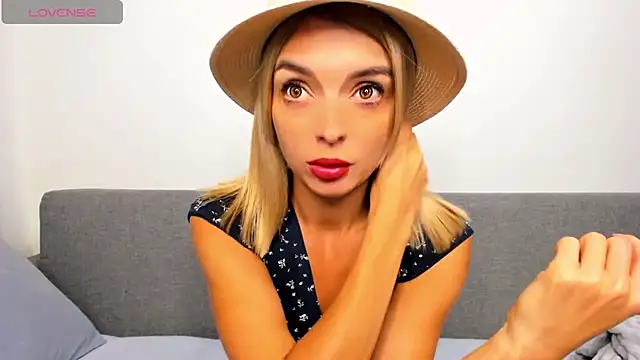 Snapshot of _ellen_meow_ chatting on September 19, 7:51 pm ellen meow online show from September 19, 7:51 pm