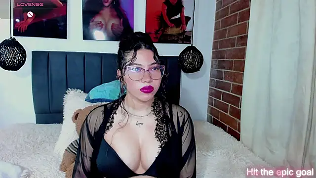 Snapshot of kyliejenner_hot chatting on June 16, 3:06 am kyliejenner hot online show from June 16, 3:06 am