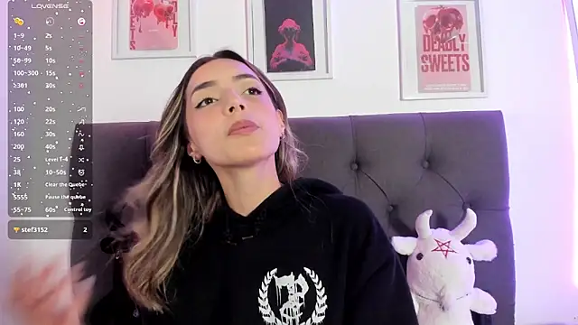 IsadoraGalle  online show from April 14, 4:12 pm