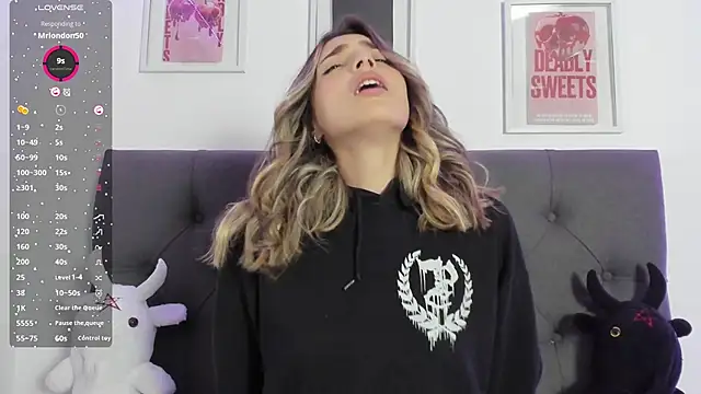 IsadoraGalle  online show from February 22, 9:49 pm