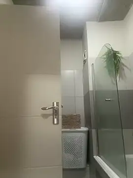 slimcateee online show from February 12, 7:52 am