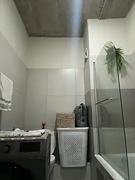 slimcateee online show from November 27, 6:30 pm