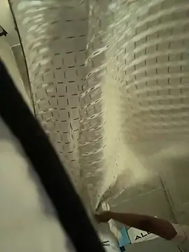 slimcateee online show from February 28, 5:18 am