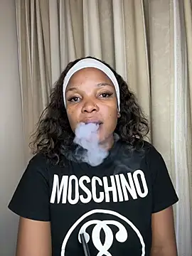 slimcateee online show from April 7, 7:26 pm