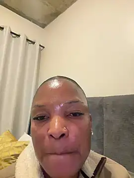 slimcateee online show from May 9, 8:12 pm