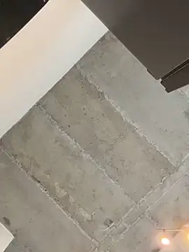 slimcateee online show from April 19, 8:37 am