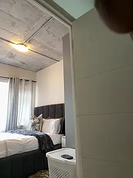 slimcateee online show from April 22, 8:54 am