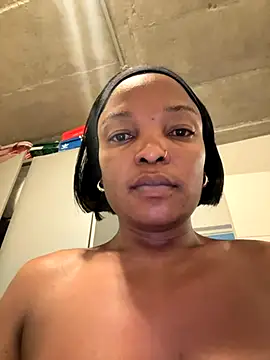 slimcateee online show from November 18, 8:01 pm