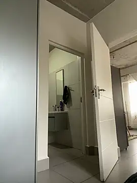 slimcateee online show from April 13, 10:08 am