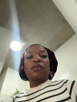 slimcateee online show from February 11, 8:03 am