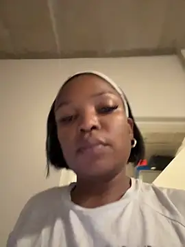 slimcateee online show from November 11, 8:25 pm