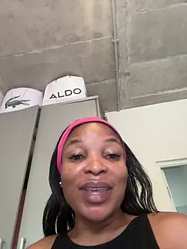 slimcateee online show from March 28, 9:32 am