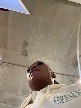 slimcateee online show from April 18, 9:44 am