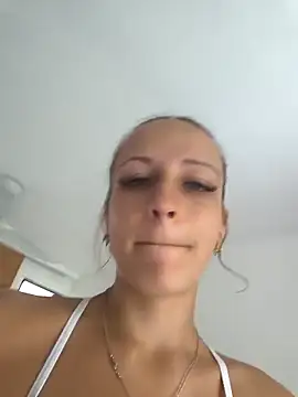 emma4xxx online show from April 11, 12:51 am