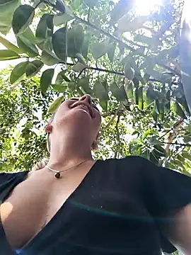 emma4xxx online show from March 5, 9:22 pm