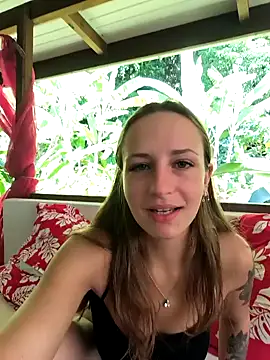 Snapshot of emma4xxx chatting on January 19, 7:26 pm emma4xxx online show from January 19, 7:26 pm