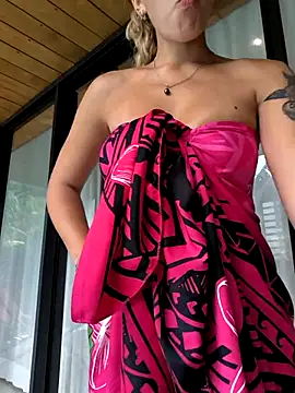 emma4xxx online show from April 12, 6:33 pm