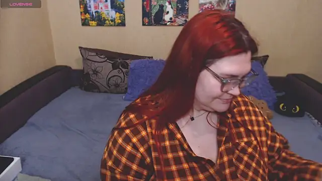 JuliaKeln online show from April 18, 7:58 pm