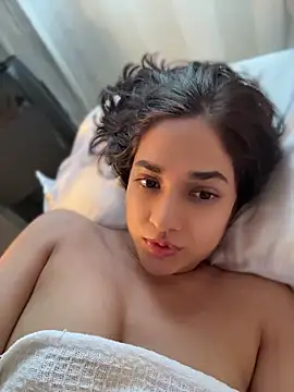 CuteeRose online show from June 18, 4:23 pm