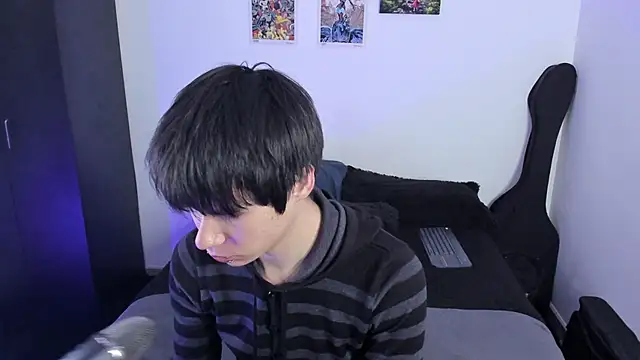 Aventure Twinks online show from November 2, 3:33 am