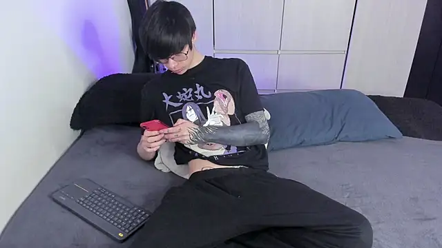 Snapshot of Aventure_Twinks chatting on February 2, 5:58 pm Aventure Twinks online show from February 2, 5:58 pm