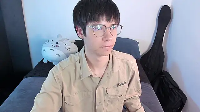 Aventure Twinks online show from February 7, 3:25 am