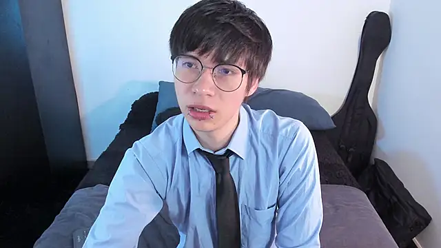 Aventure Twinks online show from March 7, 9:20 pm