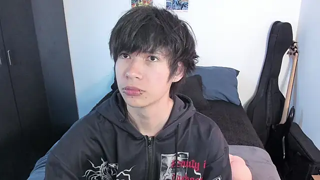 Snapshot of Aventure_Twinks chatting on May 10, 12:25 am Aventure Twinks online show from May 10, 12:25 am
