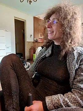 Prxscillia Tx online show from March 6, 10:10 am