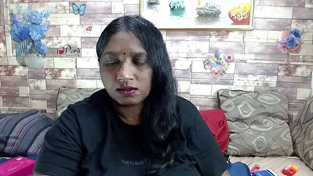 Snapshot of Indian_tracy chatting on December 2, 2:41 pm Indian tracy online show from December 2, 2:41 pm