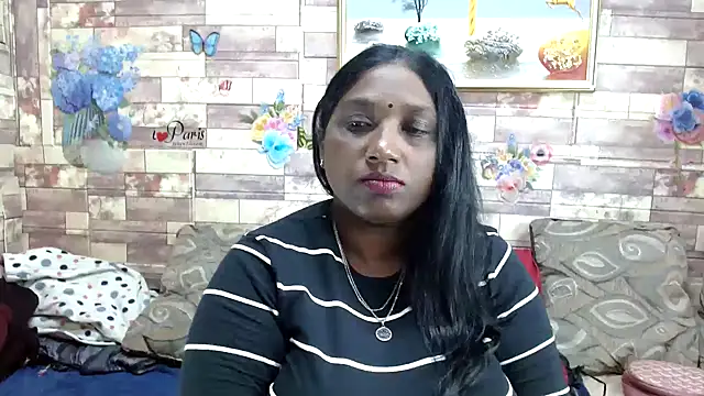 Snapshot of Indian_tracy chatting on November 6, 7:40 pm Indian tracy online show from November 6, 7:40 pm