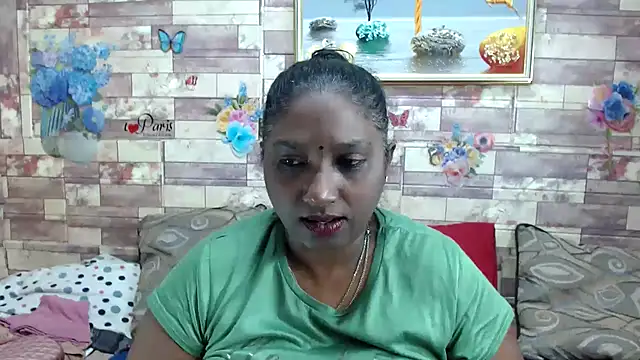 Snapshot of Indian_tracy chatting on October 6, 10:05 am Indian tracy online show from October 6, 10:05 am