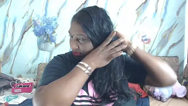 Snapshot of Indian_tracy chatting on May 11, 8:16 am Indian tracy online show from May 11, 8:16 am