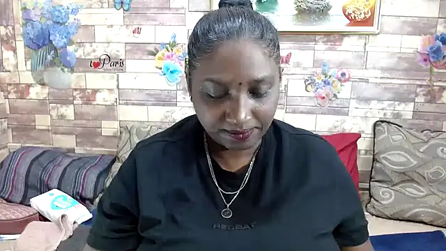 Snapshot of Indian_tracy chatting on October 11, 8:26 am Indian tracy online show from October 11, 8:26 am