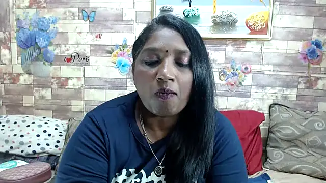 Snapshot of Indian_tracy chatting on October 21, 10:53 pm Indian tracy online show from October 21, 10:53 pm