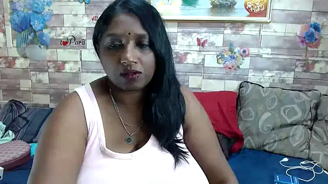 Snapshot of Indian_tracy chatting on November 13, 8:46 pm Indian tracy online show from November 13, 8:46 pm