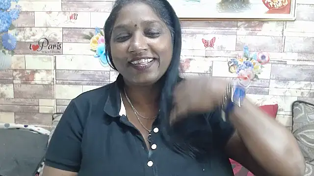 Snapshot of Indian_tracy chatting on October 22, 12:26 pm Indian tracy online show from October 22, 12:26 pm