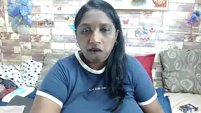 Snapshot of Indian_tracy chatting on October 27, 10:05 am Indian tracy online show from October 27, 10:05 am