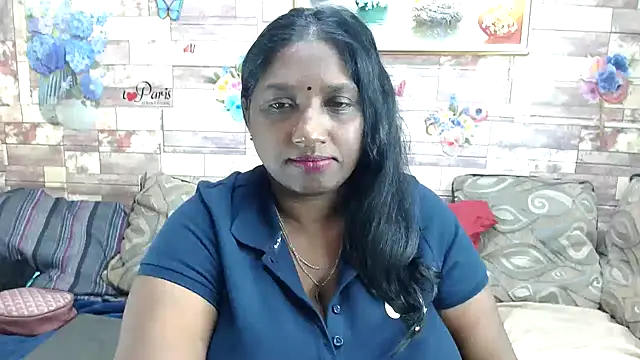 Snapshot of Indian_tracy chatting on November 9, 10:30 am Indian tracy online show from November 9, 10:30 am