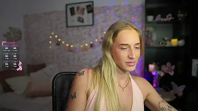 Snapshot of Nicolette__Shea_ chatting on March 7, 12:12 pm Nicolette Shea online show from March 7, 12:12 pm