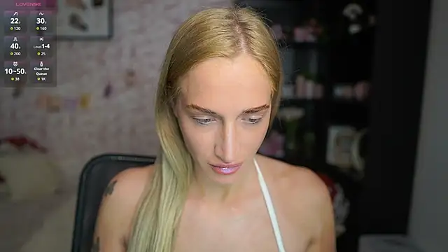 Snapshot of Nicolette__Shea_ chatting on February 7, 8:22 am Nicolette Shea online show from February 7, 8:22 am