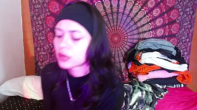 AbbySccott online show from April 10, 1:18 pm